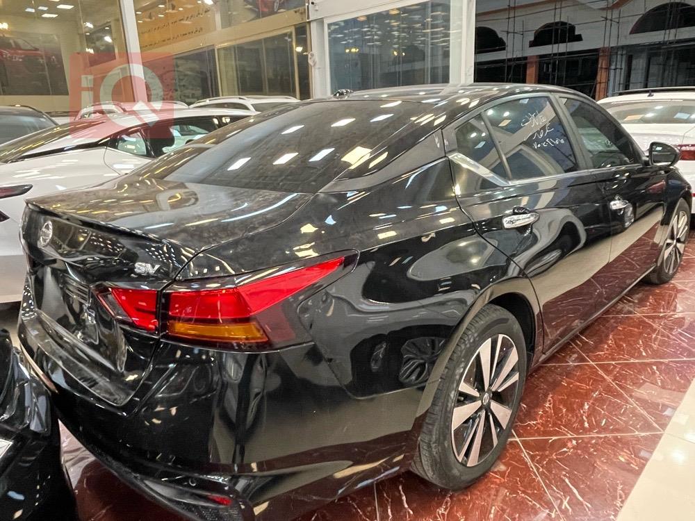 نيسان ألتيما